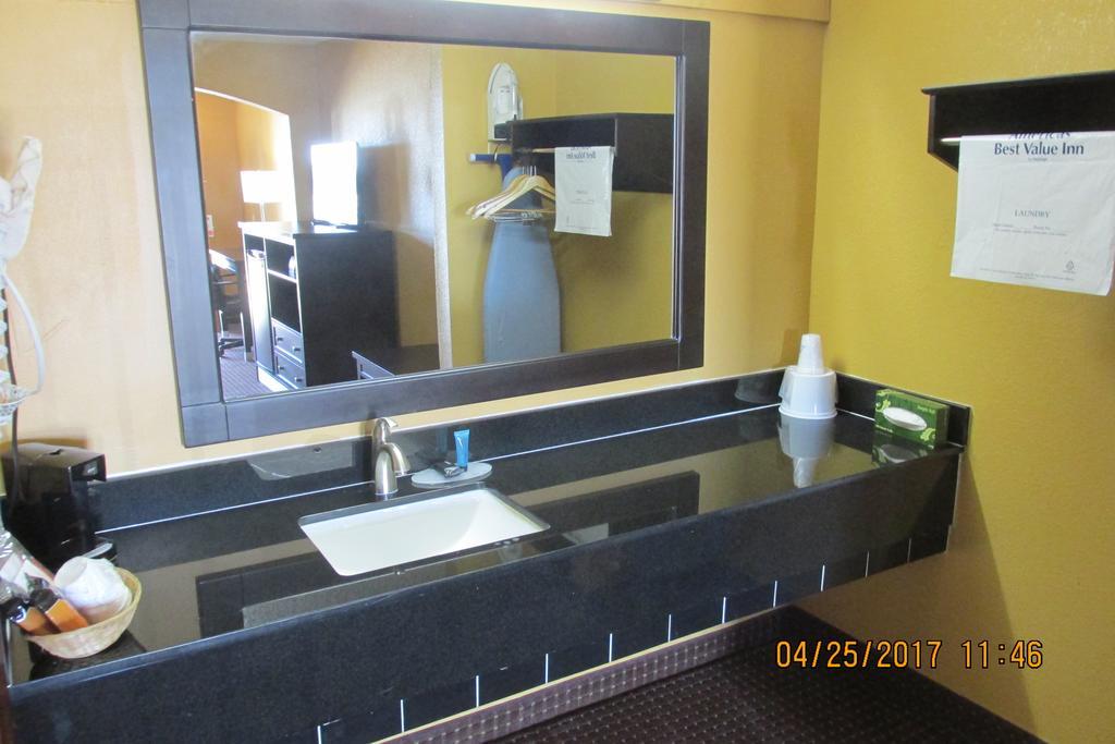 Americas Best Value Inn Byram Extérieur photo