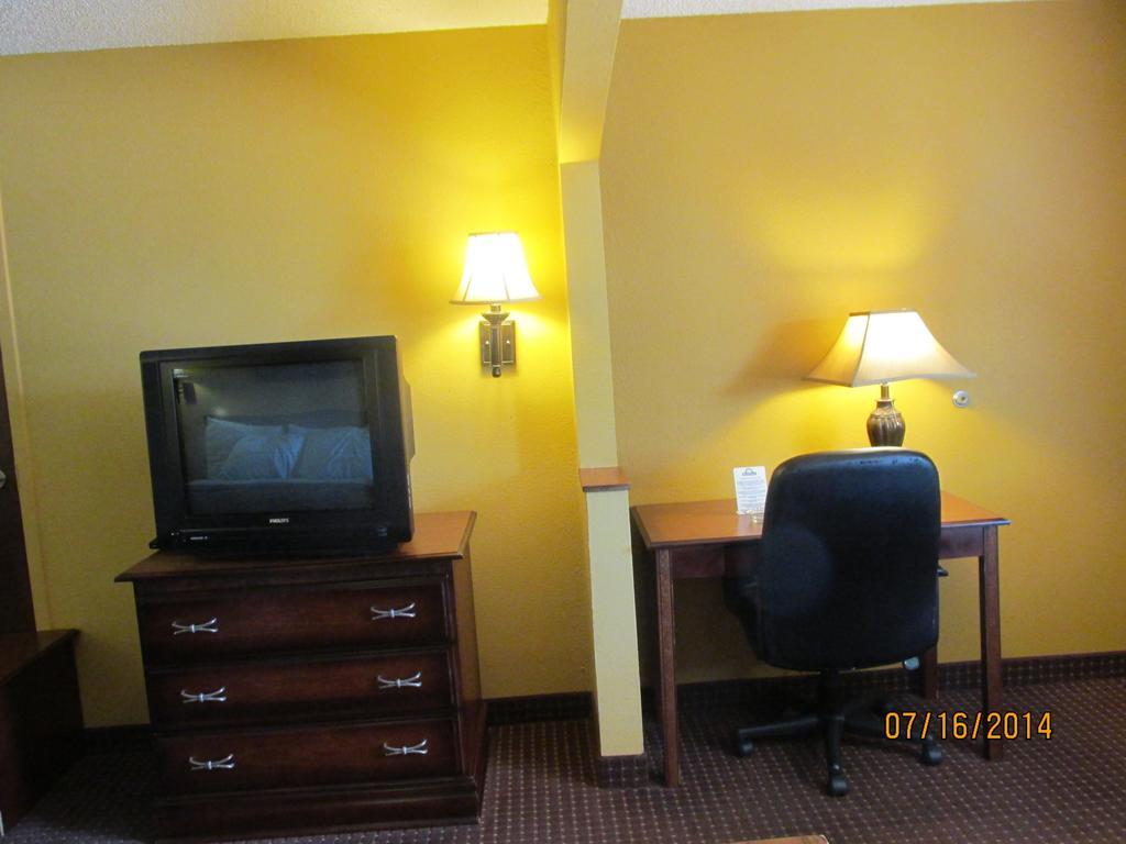 Americas Best Value Inn Byram Chambre photo