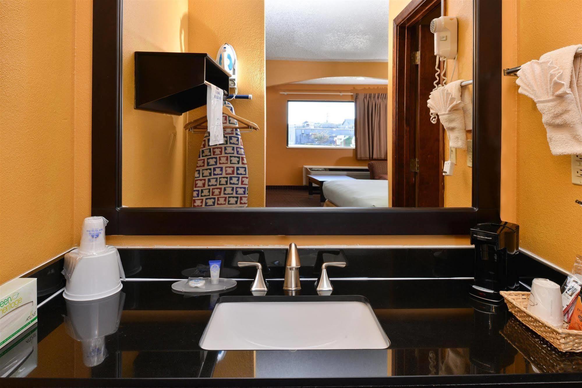 Americas Best Value Inn Byram Extérieur photo